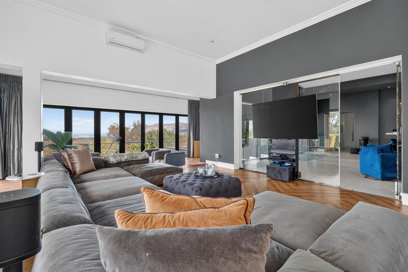 6 Bedroom Property for Sale in Constantia Upper Western Cape